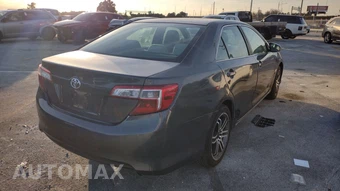 2014 Toyota Camry LE - miniatura 5