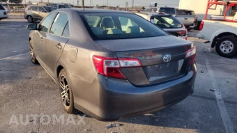 2014 Toyota Camry LE - miniatura 6