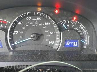 2014 Toyota Camry LE – miniatura 12