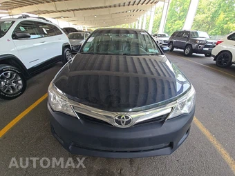 2014 Toyota Camry LE – miniatura 2