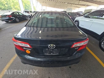2014 Toyota Camry LE – miniatura 5
