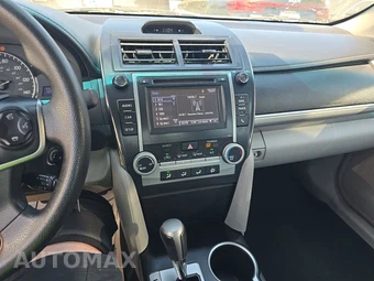 2014 Toyota Camry LE – miniatura 11