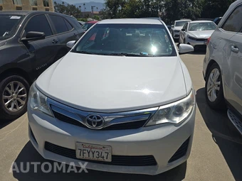 2014 Toyota Camry LE – miniatura 2