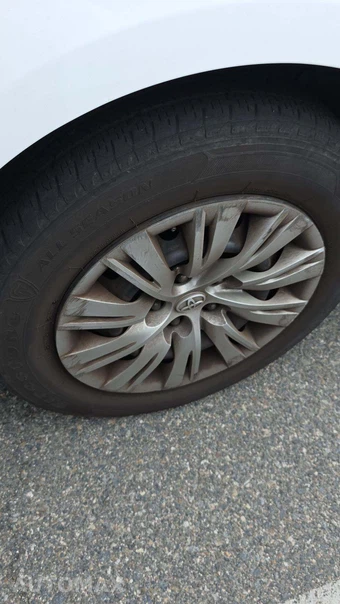 2014 Toyota Camry LE – miniatura 32