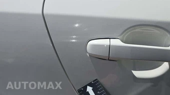 2014 Toyota Camry LE – miniatura 34