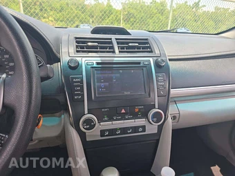2014 Toyota Camry LE – miniatura 10