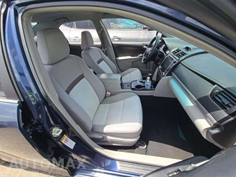 2014 Toyota Camry LE – miniatura 18