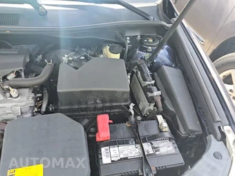 2014 Toyota Camry LE – miniatura 21