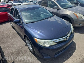 2014 Toyota Camry LE – miniatura 4