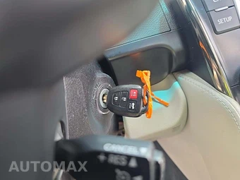 2014 Toyota Camry LE – miniatura 8