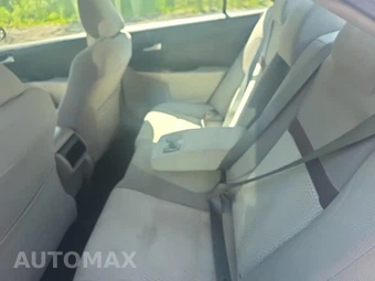 2014 Toyota Camry LE – miniatura 16