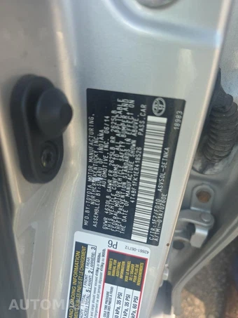 2014 Toyota Camry LE – miniatura 17