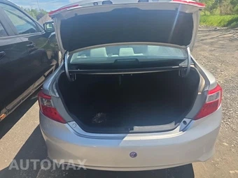 2014 Toyota Camry LE – miniatura 19