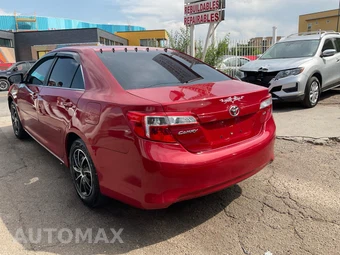 2014 Toyota Camry LE - miniatura 2