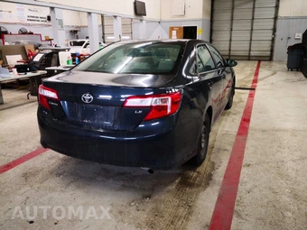 2014 Toyota Camry LE - miniatura 2