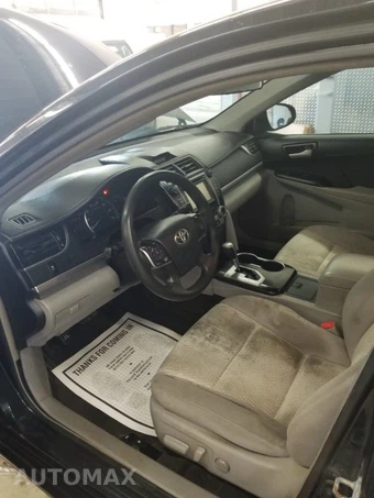 2014 Toyota Camry LE - miniatura 6
