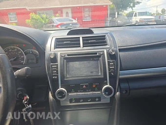 2014 Toyota Camry SE – miniatura 10