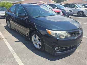 2014 Toyota Camry SE – miniatura 4