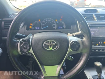 2014 Toyota Camry SE – miniatura 10