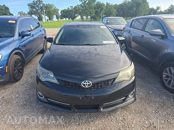 2014 Toyota Camry SE – miniatura 2