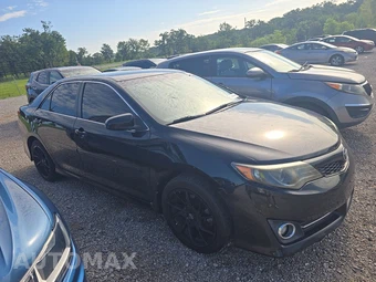 2014 Toyota Camry SE – miniatura 3