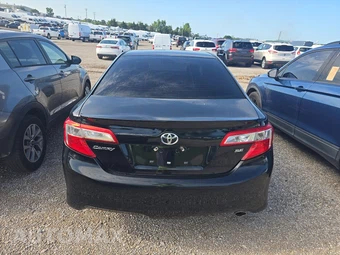 2014 Toyota Camry SE – miniatura 5