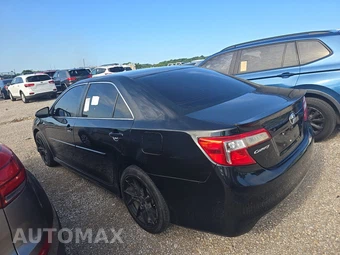 2014 Toyota Camry SE – miniatura 6