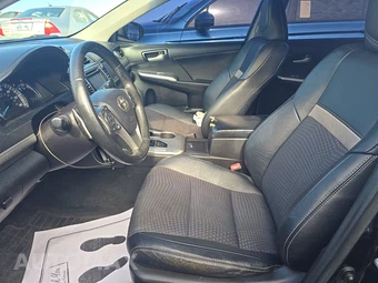 2014 Toyota Camry SE – miniatura 7