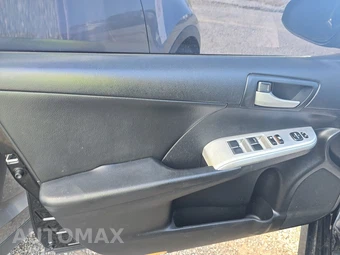 2014 Toyota Camry SE – miniatura 9