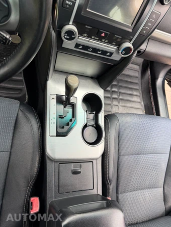 2014 Toyota Camry SE - miniatura 19
