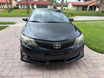 2014 Toyota Camry SE - miniatura 2