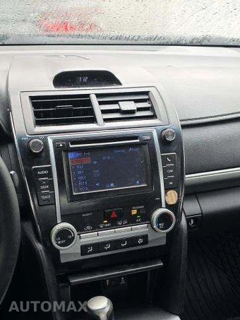 2014 Toyota Camry SE – miniatura 17