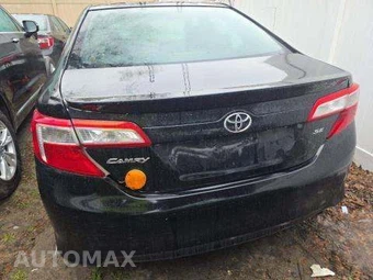 2014 Toyota Camry SE – miniatura 7