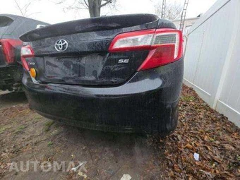 2014 Toyota Camry SE – miniatura 8