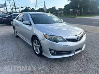 2014 Toyota Camry SE - miniatura 15