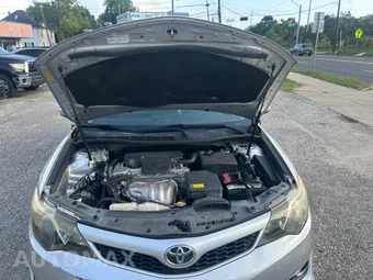 2014 Toyota Camry SE - miniatura 18