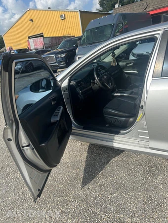 2014 Toyota Camry SE - miniatura 2