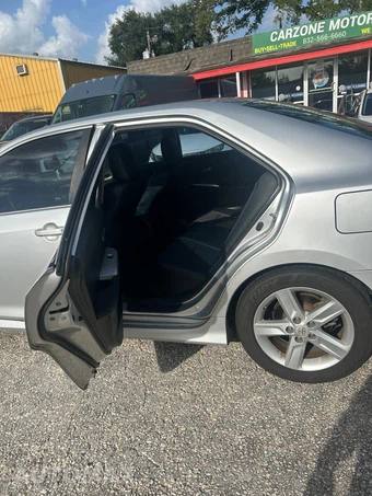2014 Toyota Camry SE - miniatura 3