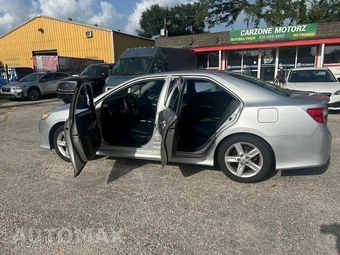 2014 Toyota Camry SE - miniatura 5
