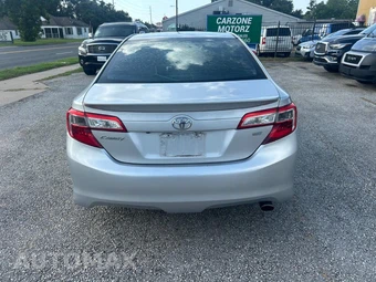 2014 Toyota Camry SE - miniatura 8
