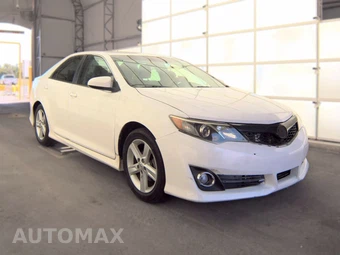 2014 Toyota Camry SE – miniatura 3