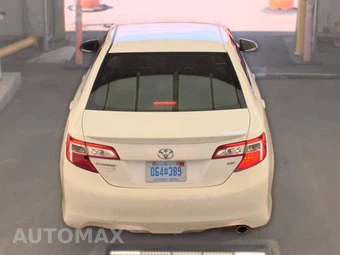 2014 Toyota Camry SE – miniatura 5