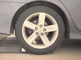 2014 Toyota Camry SE - miniatura 11