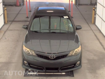 2014 Toyota Camry SE - miniatura 2