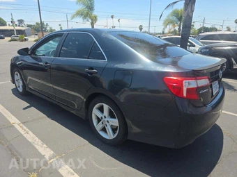 2014 Toyota Camry SE – miniatura 2
