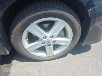 2014 Toyota Camry SE – miniatura 34