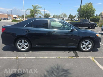 2014 Toyota Camry SE – miniatura 4