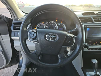 2014 Toyota Camry SE – miniatura 10