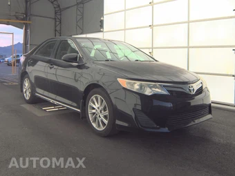 2014 Toyota Camry SE – miniatura 3