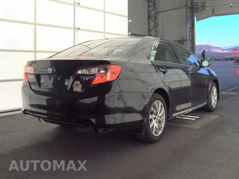 2014 Toyota Camry SE – miniatura 4